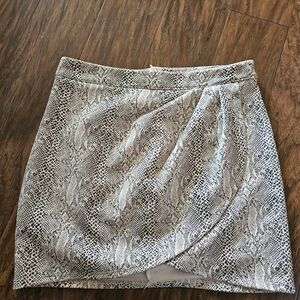 Altar'd State Black and Cream Snake Print Mini Skirt M Nwot